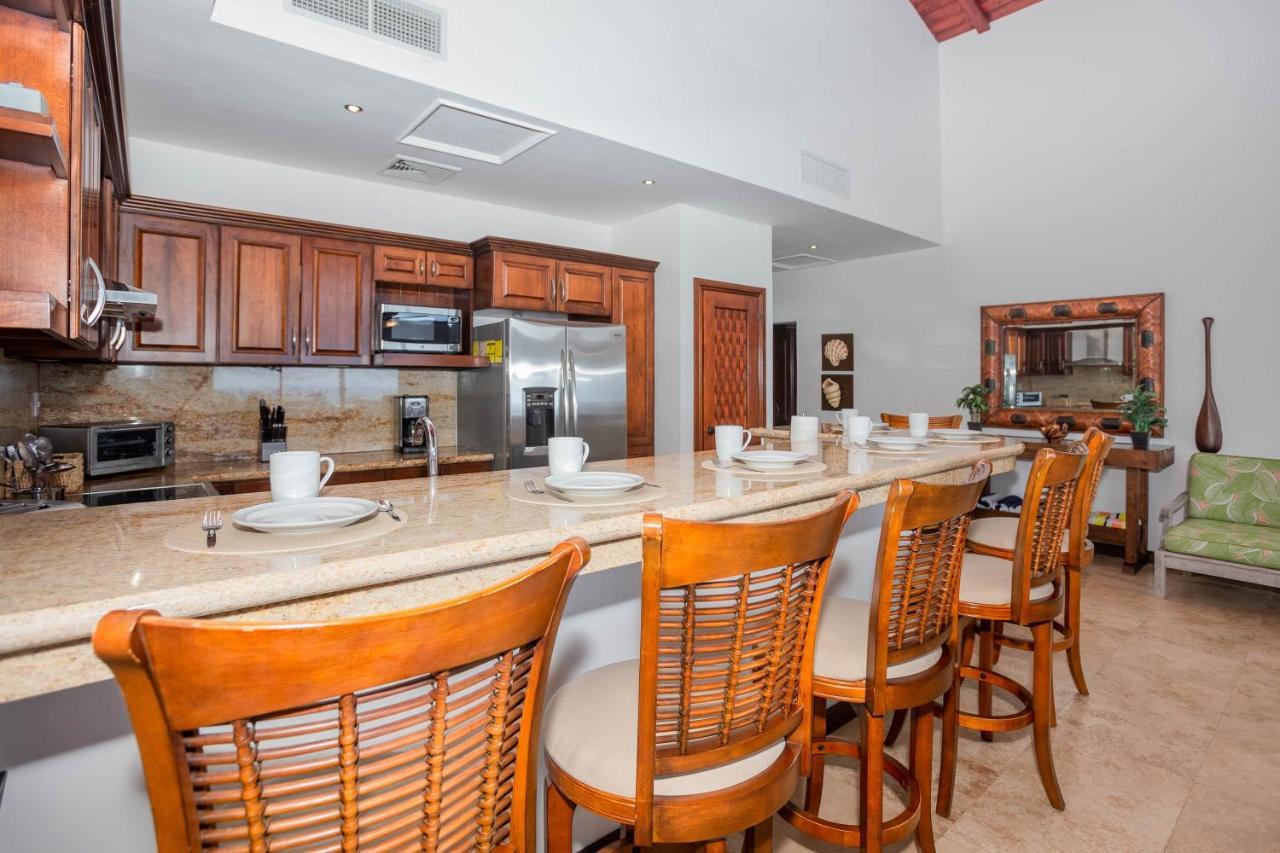Pristine Bay Villa 1304 With Large Pool - 3 Bedroom Condo French Harbour Екстер'єр фото
