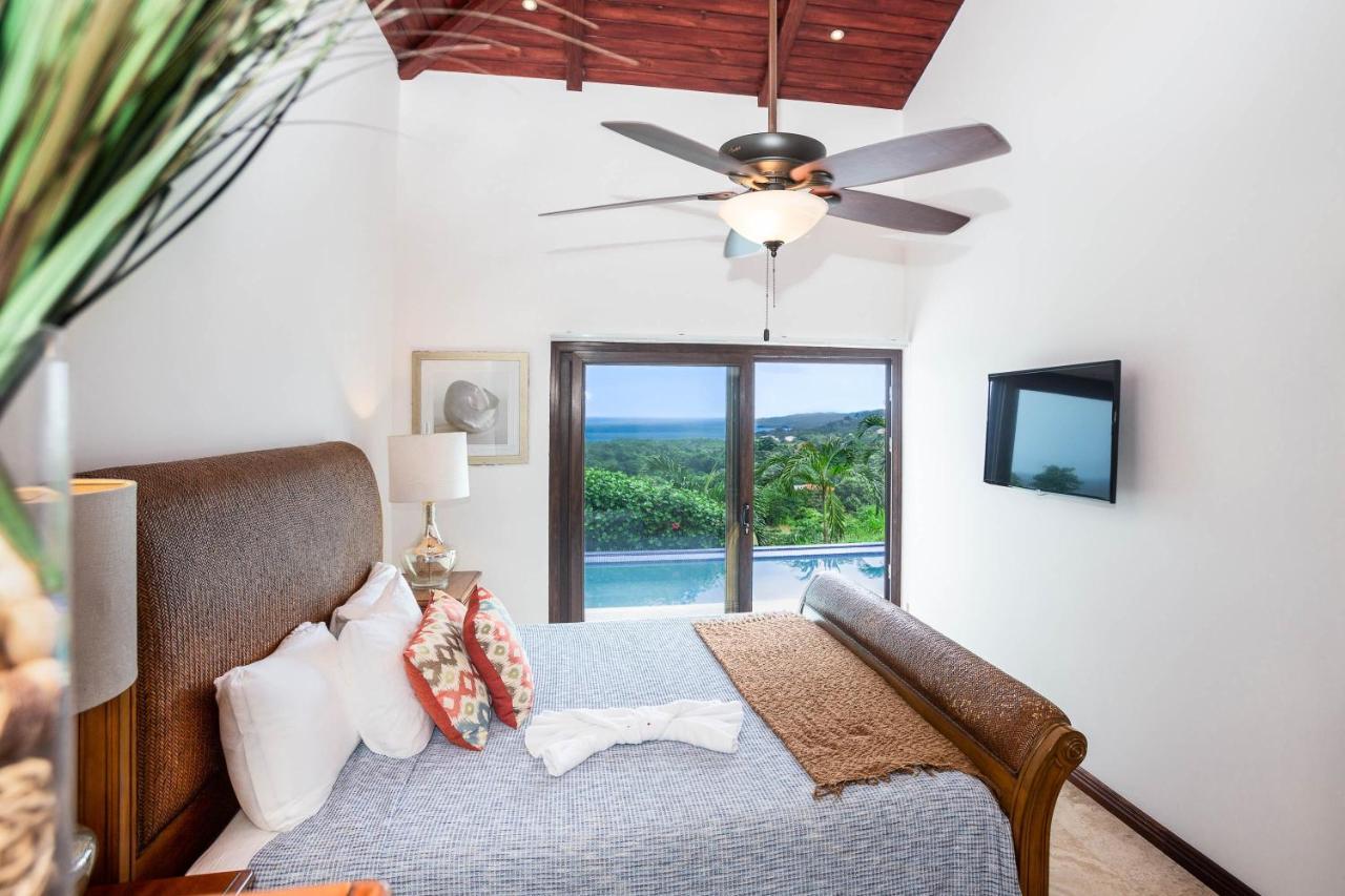 Pristine Bay Villa 1304 With Large Pool - 3 Bedroom Condo French Harbour Екстер'єр фото