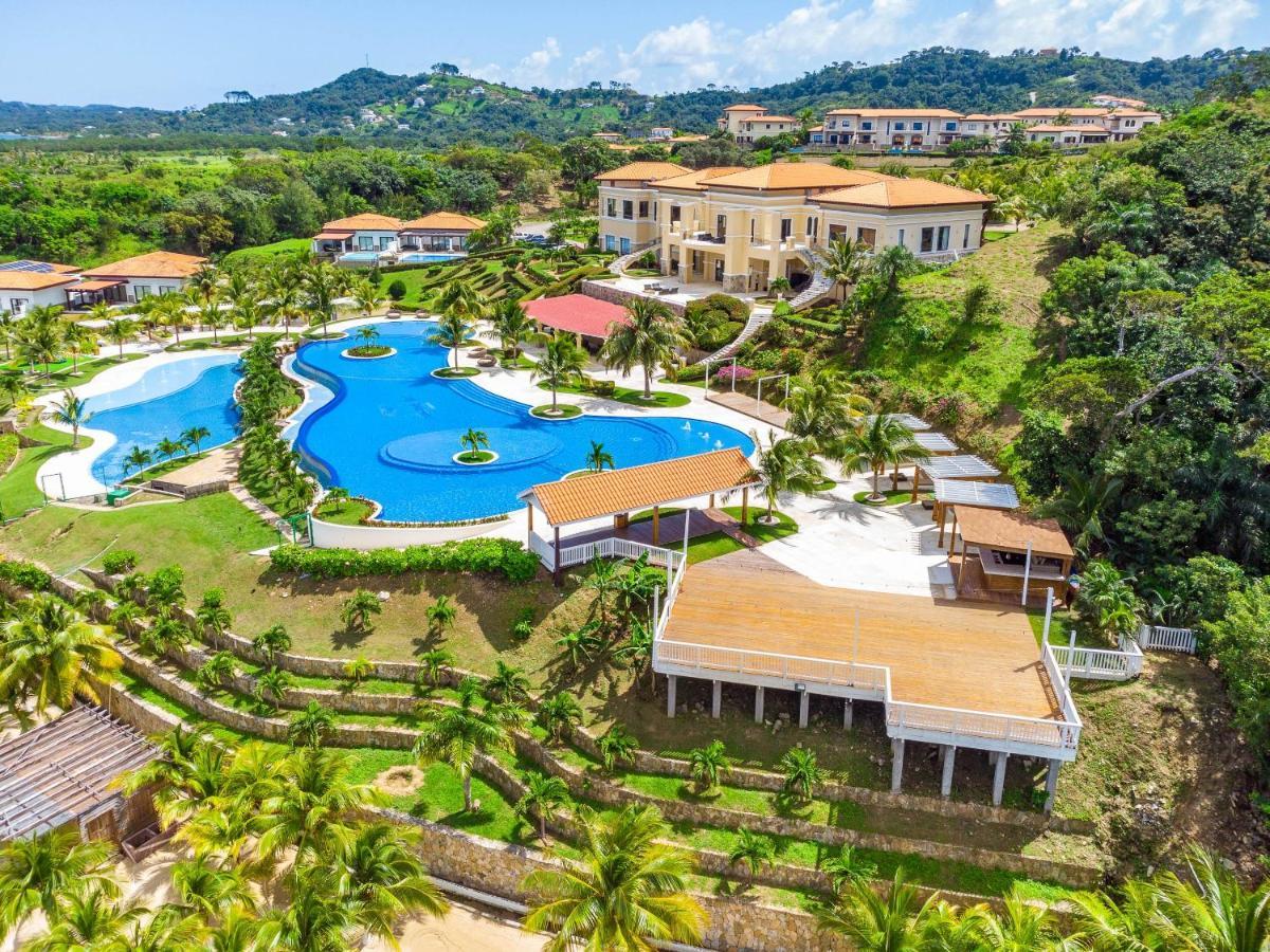 Pristine Bay Villa 1304 With Large Pool - 3 Bedroom Condo French Harbour Екстер'єр фото