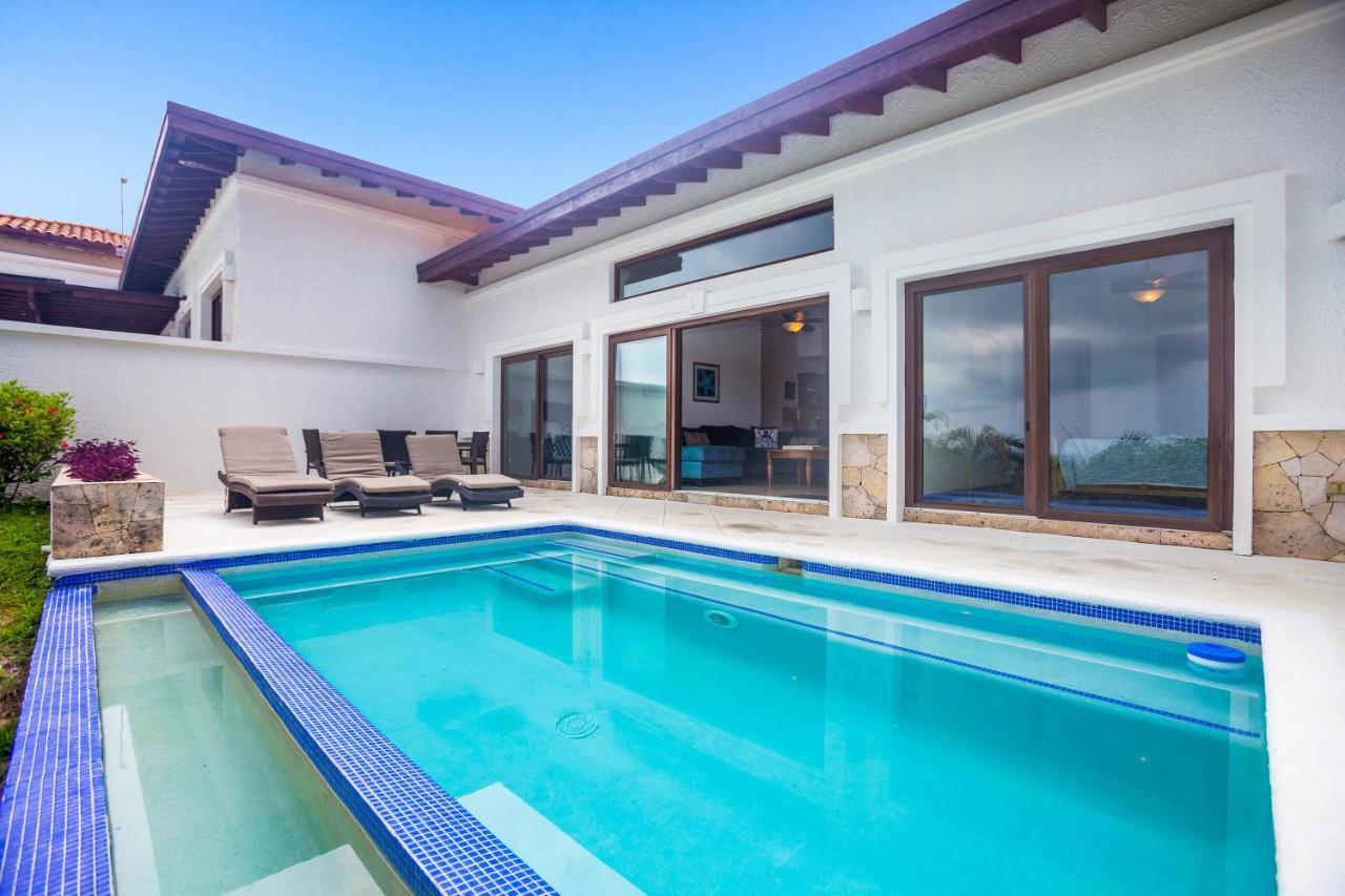 Pristine Bay Villa 1304 With Large Pool - 3 Bedroom Condo French Harbour Екстер'єр фото