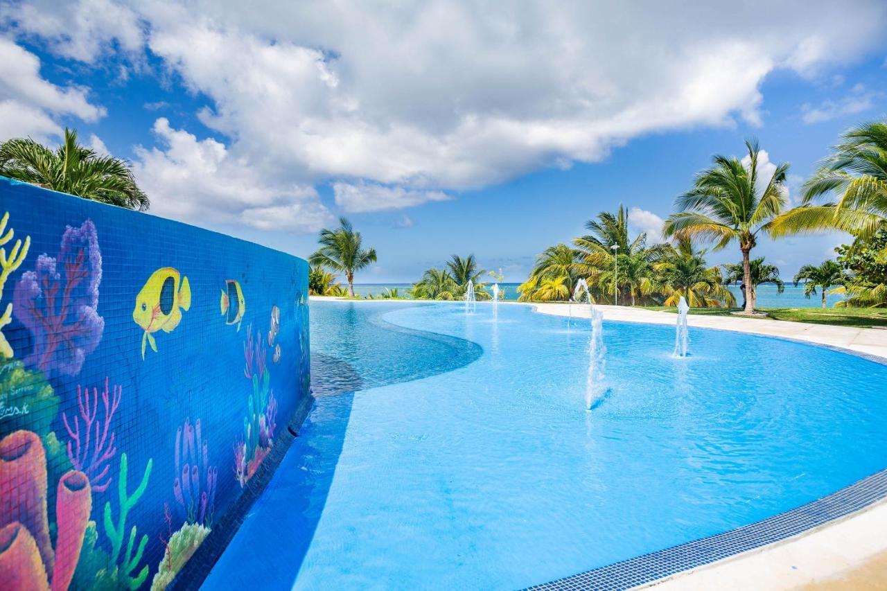 Pristine Bay Villa 1304 With Large Pool - 3 Bedroom Condo French Harbour Екстер'єр фото
