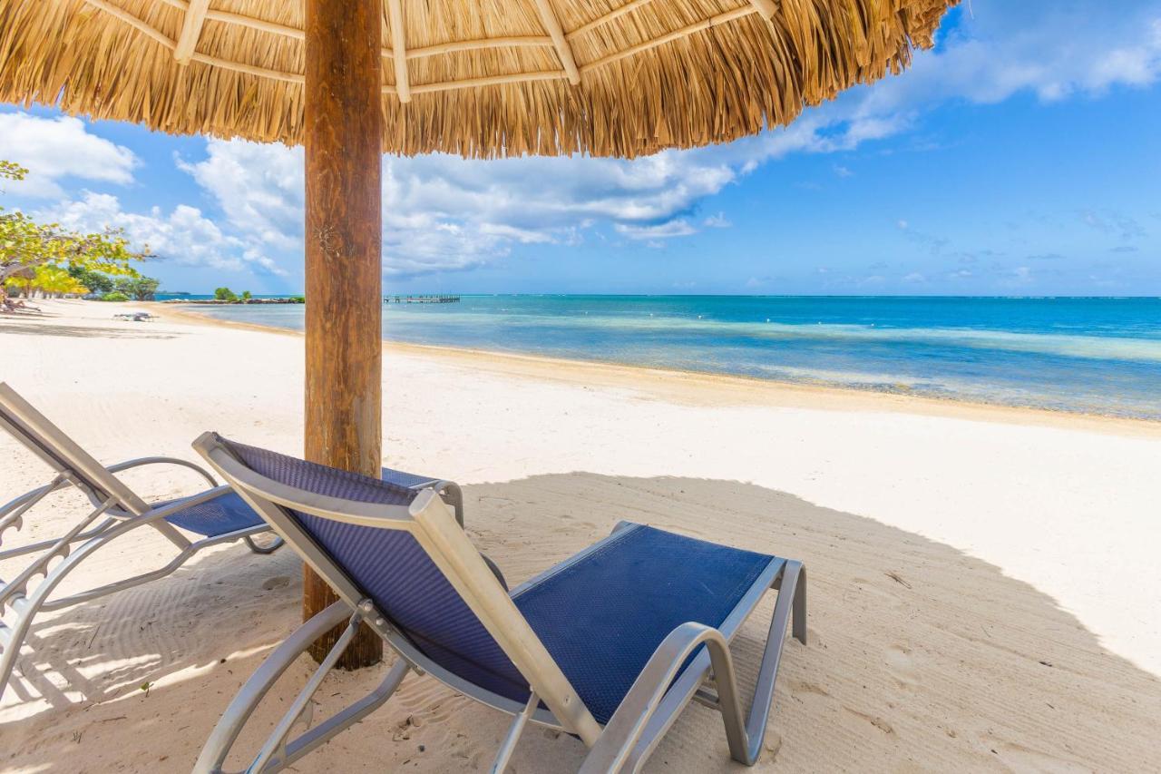 Pristine Bay Villa 1304 With Large Pool - 3 Bedroom Condo French Harbour Екстер'єр фото
