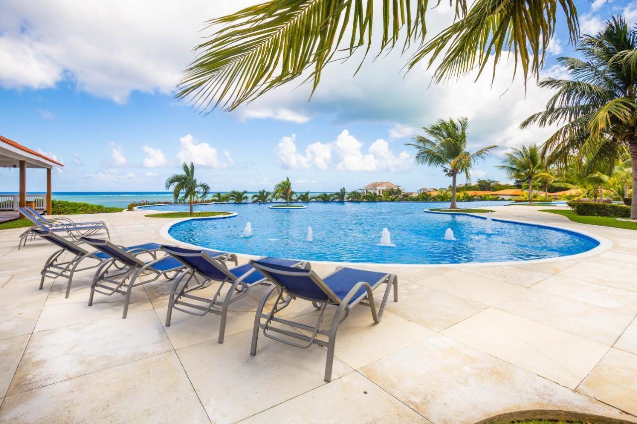 Pristine Bay Villa 1304 With Large Pool - 3 Bedroom Condo French Harbour Екстер'єр фото